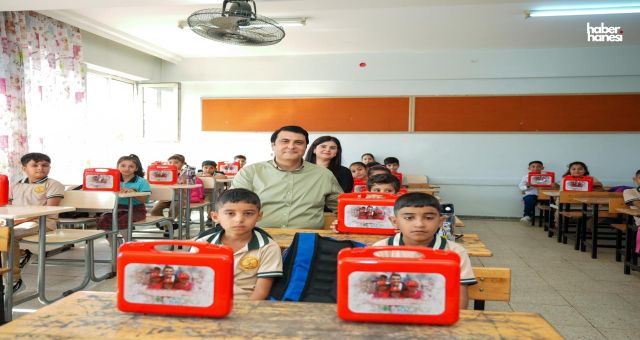 Başkan Umut Yılmaz, İlk Ders Zilini Öğrencilerle Birlikte Karşıladı
