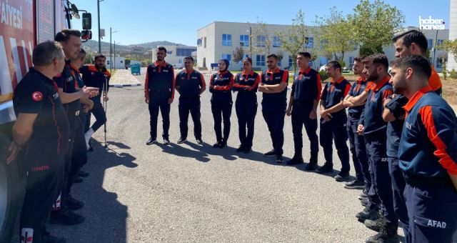 Kahramanmaraş Büyükşehir İtfaiyesi’nden AFAD Ekiplerine Yangın Eğitimi