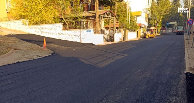Kahramanmaraş Büyükşehir, Yolları Bir Bir Sıcak Asfaltla Buluşturuyor