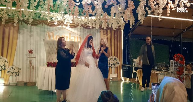 Mavi Kadınlar Derneği’nden Zihinsel Engelli Ayşenur’a Anlamlı Düğün