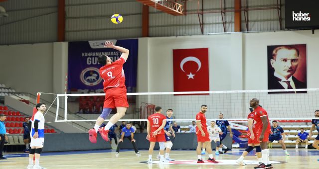Onikişubat Belediyespor Voleybol Takımı Evinde Galibiyetle Başladı