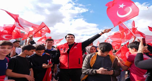 Şehitkamil’de Gençler Cumhuriyet İçin Yürüdü