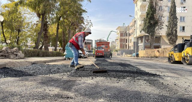 Altyapısı Tamamlanan Yollarda Asfalt Mesaisi Sürüyo