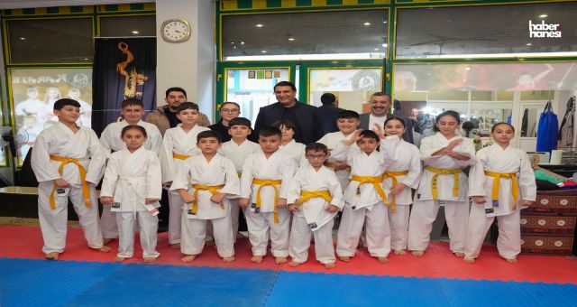 Başkan Umut Yılmaz Karşıyaka’da Vatandaşlarla Buluştu: Mahalleye Modern Kütüphane Geliyor