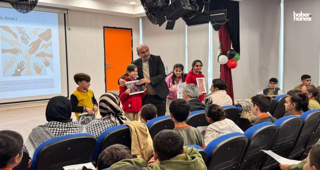 Cumhuriyet Ortaokulu'nda Filistin’i Anma ve Farkındalık Programı Gerçekleştirildi