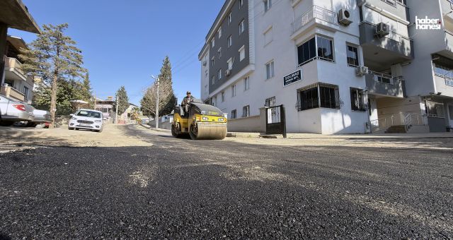 Dulkadiroğlu Bahçelievler’de Altyapı Sonrası Bozulan Yollar Sıcak Asfaltla Onarılıyor