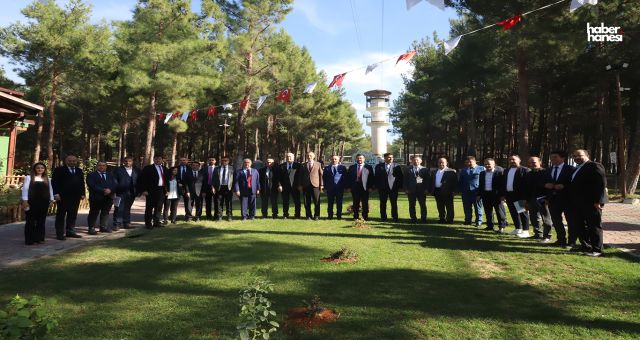 Kahramanmaraş’ta Gençlere Mikrofon Açıldı: “Gençler Kürsüde” Programı Protokolle Başladı
