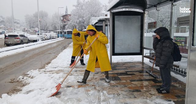 Kahramanmaraş Büyükşehir’den Yaya Yollarında Kar Mesaisi