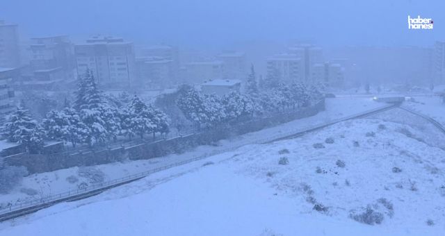 Kar Yağışı Kahramanmaraş’ı Teslim Aldı: Kent Beyaza Büründü
