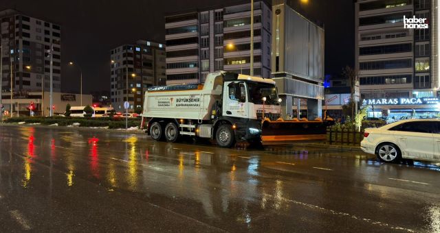 Kahramanmaraş Büyükşehir Kar Alarmında; Ekipler Gece Boyunca Sahada