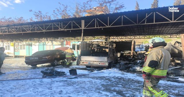 Kahramanmaraş’ta Yangında Konteyner ve Araçlar Zarar Gördü