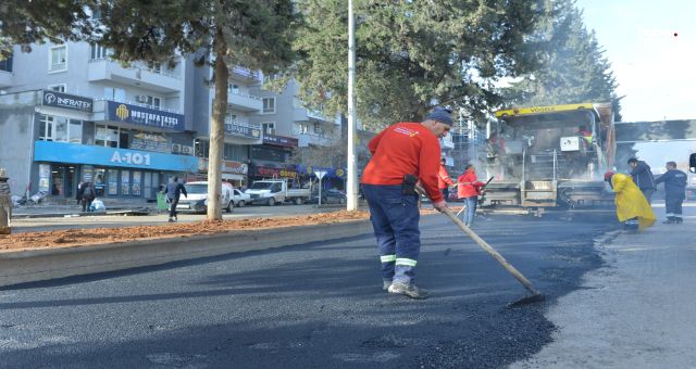 Kahramanmaraş Büyükşehir Belediyesi’nden Azerbaycan Bulvarı’na Sıcak Asfalt Dokunuşu