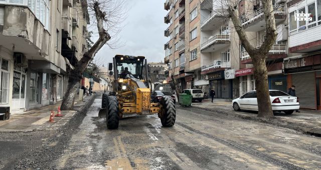 Kahramanmaraş Büyükşehir’den Yağış Sonrası Yoğun Yol Mesaisi