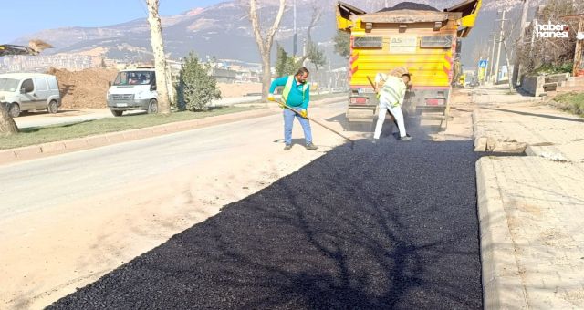 Kahramanmaraş'ta Mahalle Mahalle Onarım: Yollar Sıcak Asfaltla Yenileniyor