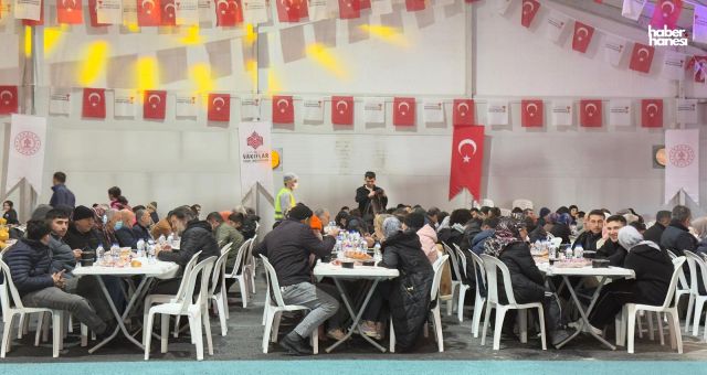 Ramazan’ın İlk Gününde Kahramanmaraş Büyükşehir’in İftar Çadırlarında Dayanışma ve Neşe Bir Arada