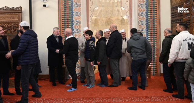 Başkan Görgel, Ulu Camii’de Vatandaşlarla Bayramlaştı