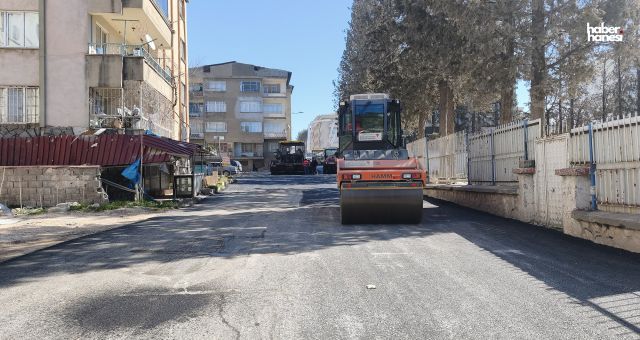 Kahramanmaraş Büyükşehir, Dulkadiroğlu Yenişehir Mahallesi’nde Asfalt Seferberliğini Sürdürüyor