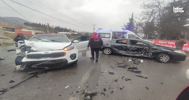 Kahramanmaraş’ta Kılavuzlu Parkı Önünde Kaza: 6 Yaralı