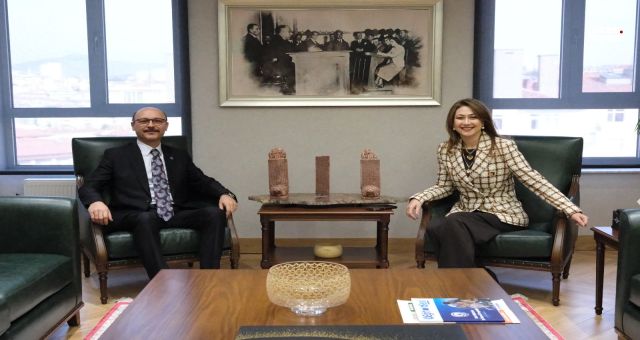 Milletvekili Zuhal Karakoç'tan Türk Eğitim-Sen’e Ziyaret: Öğretmenlerin Çalışma Şartları Gündeme Geldi
