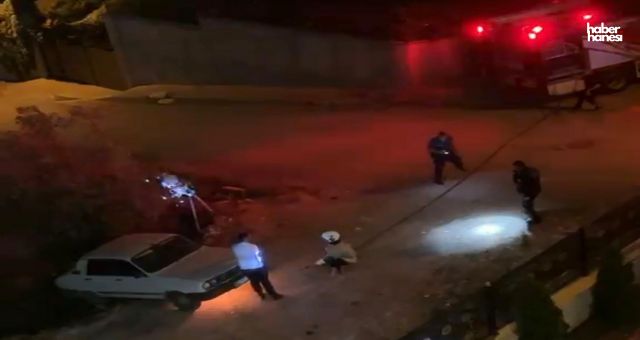 Kahramanmaraş’ta Alev Alan Otomobilde Sürücünün Eli Kaputa Sıkıştı!