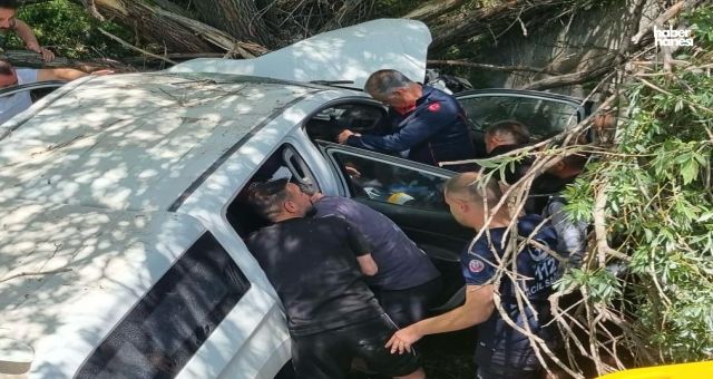 Kahramanmaraş’ta Kaza: Kanala Savrulan Ticari Araçta 4 Kişi Yaralandı
