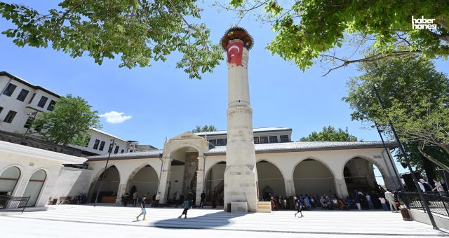 Ulu Camii’nde Anneler Günü Programı: Ayla Öğretmen Unutulmadı