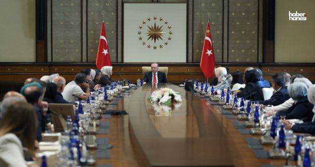 Cumhurbaşkanı Erdoğan, Ayser Çalık Ortaokulu Şehitlerinin Aileleriyle Bir Araya Geldi