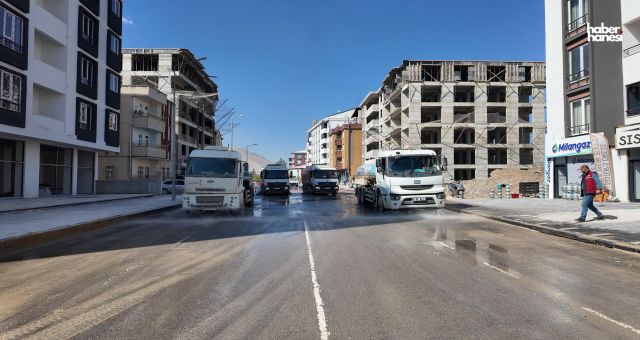 Kahramanmaraş Büyükşehir’den Elbistan’ın Caddelerinde Temizlik