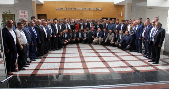 BAŞKAN GÜNGÖR’E BABA OCAĞI GÖKSUN’DAN TEBRİK ZİYARETİ