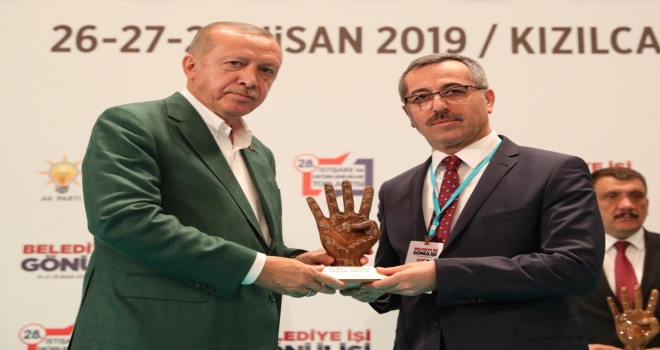 CUMHURBAŞKANI ERDOĞAN’DAN BAŞKAN GÜNGÖR’E ÖDÜL