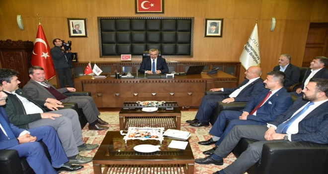 BAŞKAN OKUMUŞ; HAYRETTİN GÜNGÖR BAŞKANIMLA SIRT SIRTA VEREREK GÜZEL HİZMETLER YAPACAĞIZ