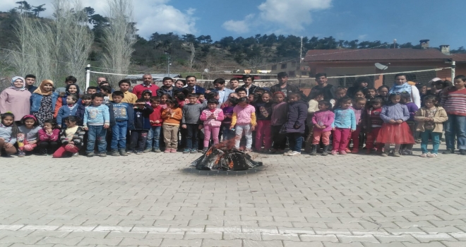KARDEŞ OKULLAR NEVRUZU TÜRKOĞLU'NDA BİRLİKTE KUTLADI
