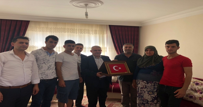 Mahçiçek Şehit Aileleri İle Bayramlaştı