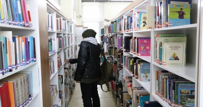 İl Halk Kütüphanesinde Kitap Okuma Analizleri Etkinliği Yapılıyor.