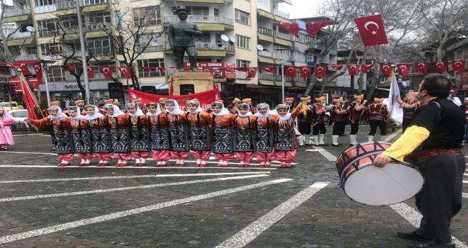 HALK OYUNLARI GÖSTERİLERİ BÜYÜLEDİ