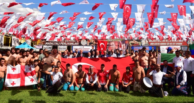 28. ALTINKEMER’E 8 ÜLKEDEN 600 GÜREŞÇİ KATILDI