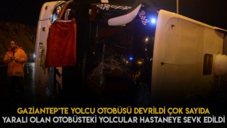 Gaziantep'le Adana Yolu Arasında Bir Yolcu Otobüsü Devrildi