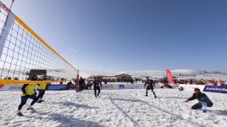 Kahramanmaraş Yedikuyular Kayak Merkezi Kar Voleybolu Avrupa Turu İlk Etabına Ev Sahipliği Yaptı