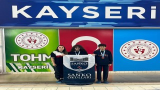 SANKO OKULLARI ÖĞRENCİLERİ TÜRKİYE YÜZME ŞAMPİYONASINA GİDİYOR