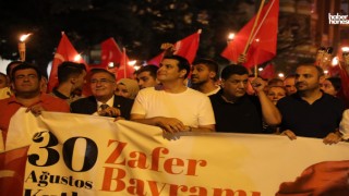 Gaziantep Şehitkamil’de 30 Ağustos Coşkusu Fener Alayıyla Taçlandı!