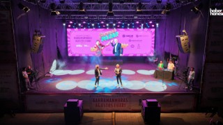 Uygur Kardeşlerin “Şahane Pazar” Performansı Kahramanmaraş’ı Coşturdu