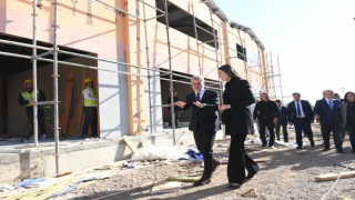 AK Parti Heyeti, Kahramanmaraş'ta TOKİ Konutları ve Geçici Çarşı Projelerini İnceledi