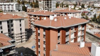 Ebrar Sitesi'nde Yerinde Dönüşüm: Depremde Yıkılan Binalar Yeniden Yükseliyor!