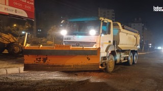 Kahramanmaraş Büyükşehir Gece Mesaisinde: Kış Şartlarıyla Kesintisiz Mücadele