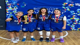 SANKO Okulları Basketbolda Üç Kupa Kazandı!