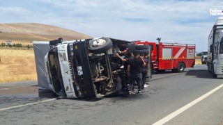 Kahramanmaraş Afşin’de Kamyonet Yan Yattı: 2 Kişi Yaralandı
