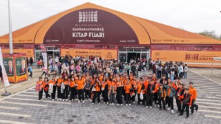 Ilıca’dan Gelen Öğrenciler Kitapların Büyülü Dünyasını Keşfetti