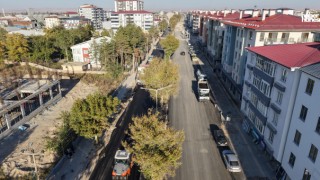 Kahramanmaraş Büyükşehir, Elbistan’da Recep Tayyip Erdoğan Bulvarı’nı Asfaltla Buluşturuyor