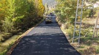 Kahramanmaraş Büyükşehir’den Göksun Kırsalında Ulaşımı İyileştiren Asfalt Hamlesi